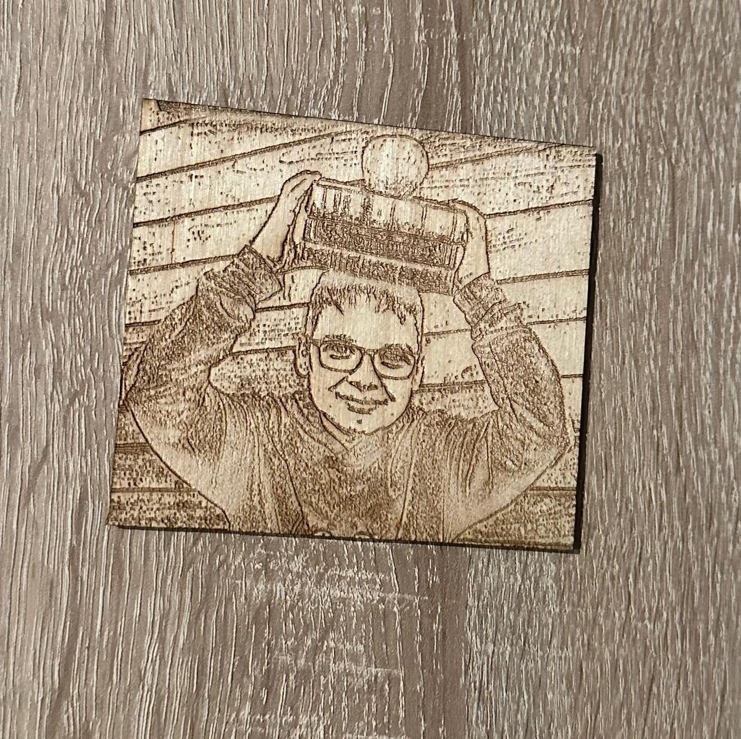 personalisierter Holzkühlschrankmagnet