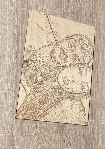 Ihre Erinnerungen in Holz graviert