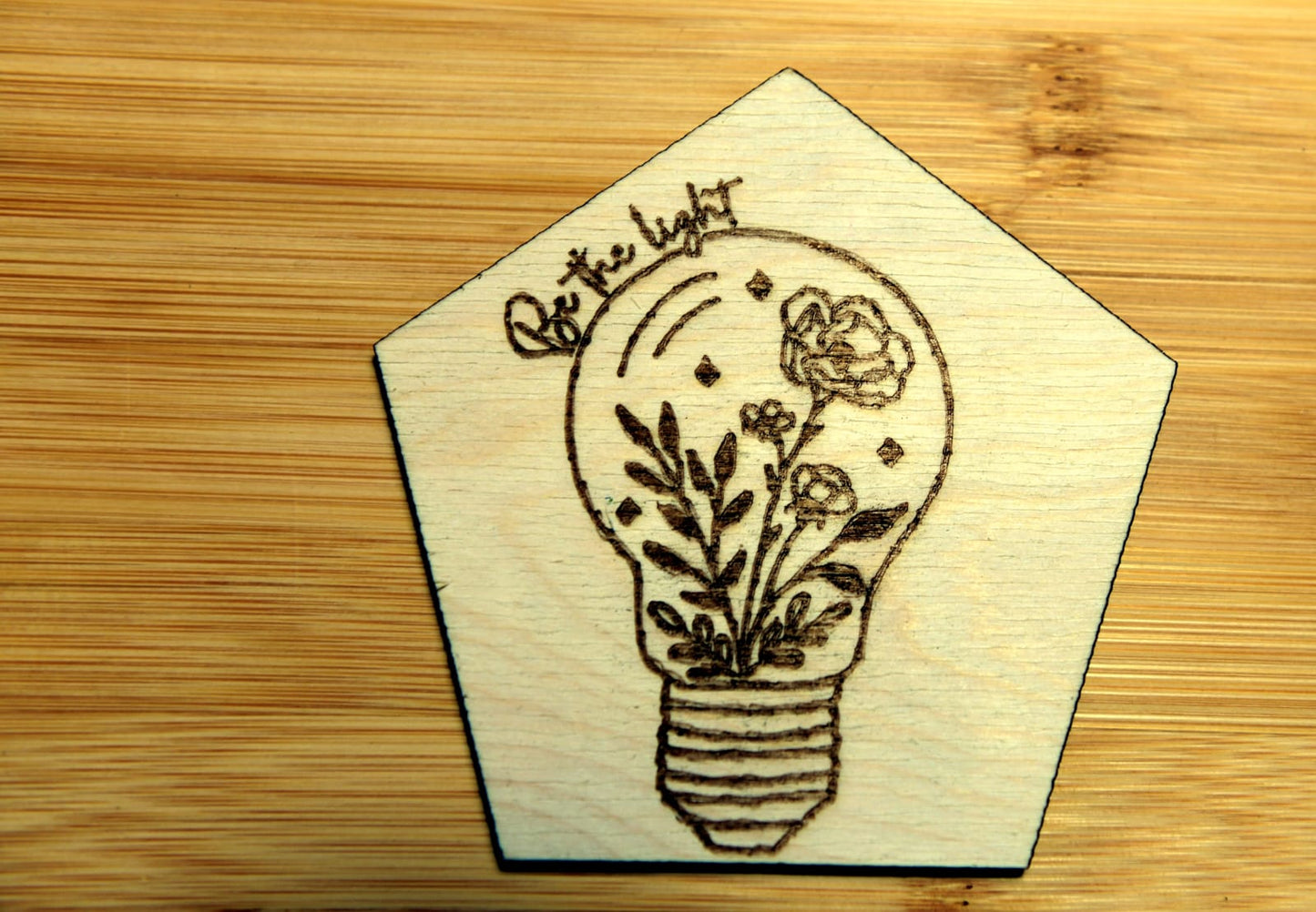 personalisierter Holzkühlschrankmagnet